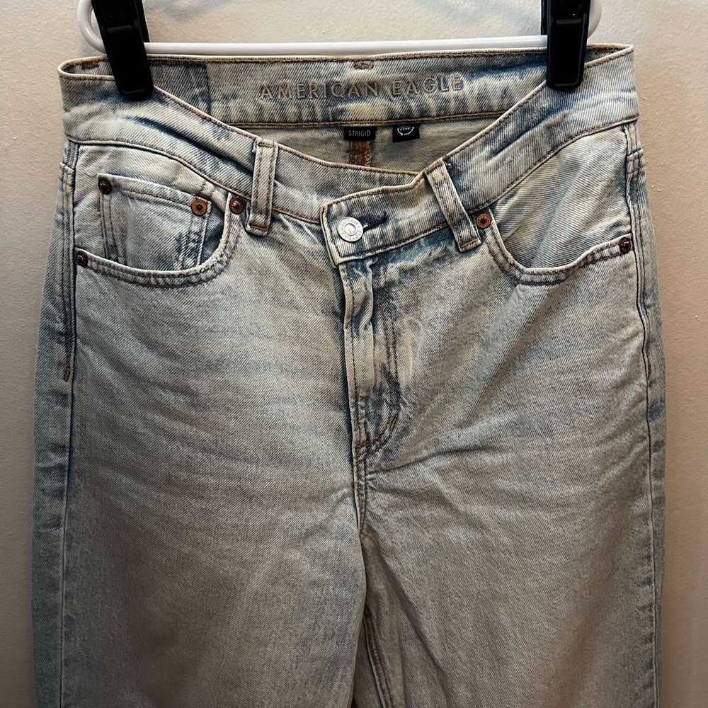 Light Wash AE Jeans